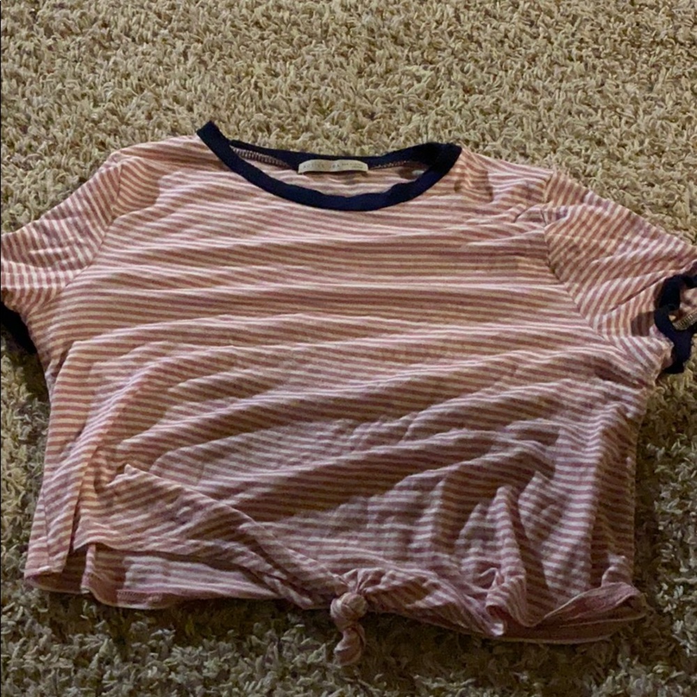 Short sleeve crop top